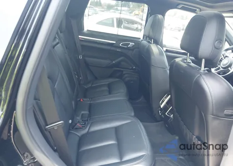 2017 Porsche Cayenne Platinum Edition z USA, uszkodzony, nr VIN WP1AA2A25HKA80374